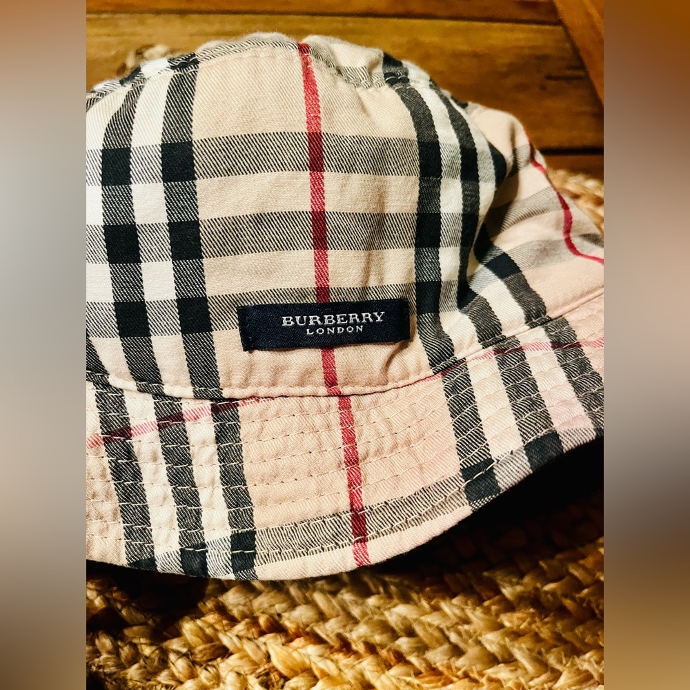 Burberry Beige Vintage Check Bucket Hat - Picture 5 of 11